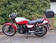 Motorcykel Suzuki GSX 400F