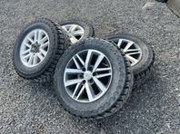 Grovmönstrade hjul Toyota Hilux 