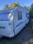 Adria Adora 552 UK -08 Barnkammarvagn