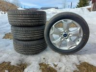 Sommardäck på ford fälg.