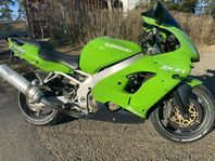 KAWAZAKI ZX9 R Ninja