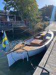 Snipa ”Astrid” Mahogny med plastat skrov
