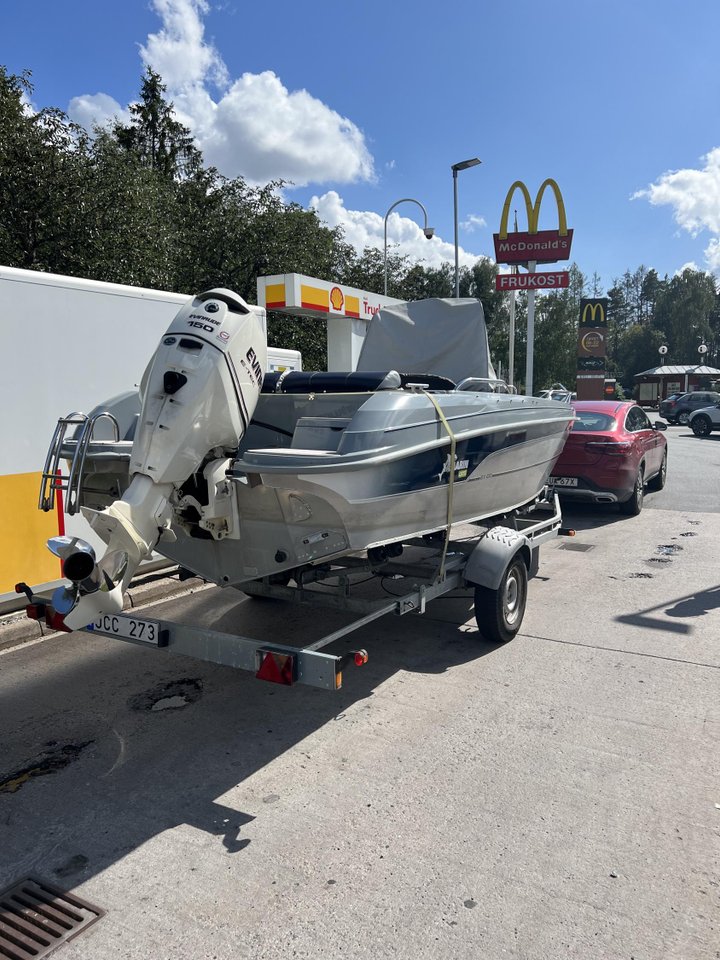 Yamarin 61 CC, Evinrude E-Tec...