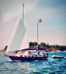 Välskött stålbåt . Ansö 31 . Ketchriggad