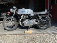 Norton Dunstall 750