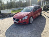 Volvo V60 D3 R-Design