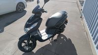 EU-moped Peugeot Kisbee Black Edition