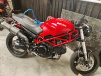 Ducati Monster 695 