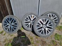 , vinterdäck 19 tum. 245/45-19
