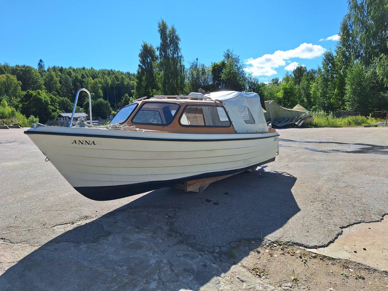 Monark 555 med Suzuki 50 hk (...