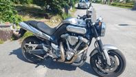 Yamaha MT-01. Streetbike, Motorcykel