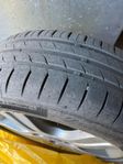 Fina sommardäck 185/55 R15 på Ford-fälg