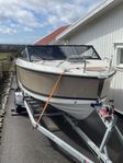 Uttern D59 Mercury 150 hp premium med alla options.