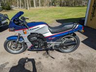 Kawasaki GPZ900R