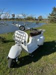El Moped Vespa Nyskick
