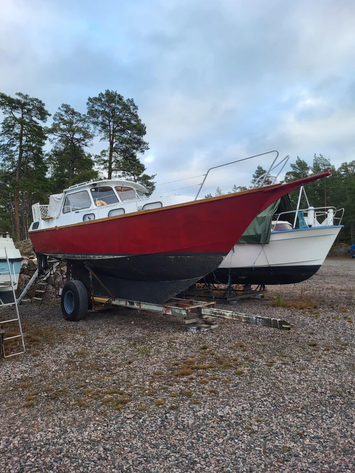 motorseglare i stål image