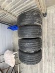 255/30 20 tum däck på Audi fälgar. 