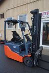 Truck TOYOTA  1,6 to  /  3,8 m
