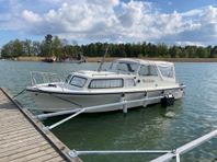 Klassisk Oxelö 27:a med NY motor.