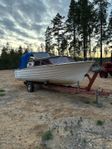 Båt med trailer