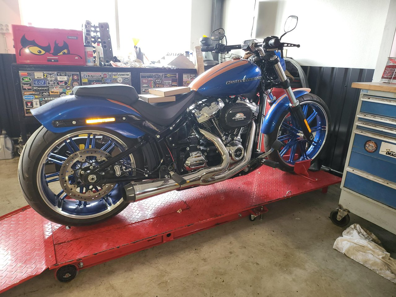 Harley Davidson Breakout enda...