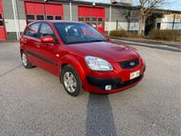 Kia Rio 1.4 Nybesiktad (97hk)