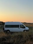 Rymlig Campervan med låga mil Ford Transit