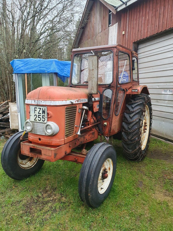Nuffield Traktor -68