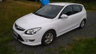 Hyundai i30 1.6 CRDi Business Euro 5 drag 