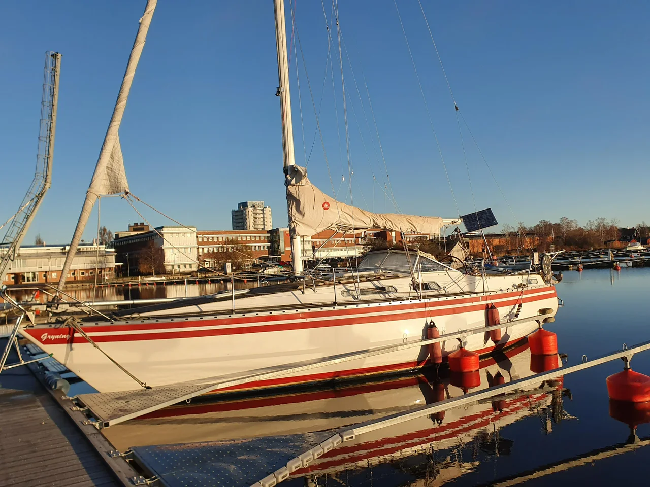 Scanmar 35, lättseglad familjebåt m bogpropeller image