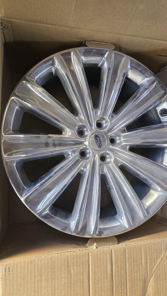 Ford Explorer O.M fälgar 20 tums