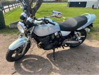 MOTORCYKEL SUZUKI GSX 750