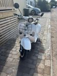 Elmoped Evess med dubbla batterier