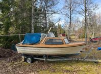 Crescent 525 med Johnson Seabird 35HK