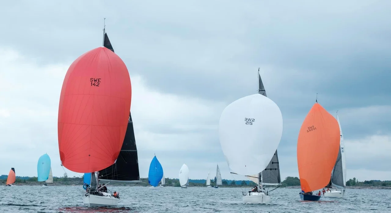 Diva 355 – Välseglande och rymlig cruiser i fintskick! image