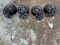 Tesla däck 235/45 R18 Hakkapeliitta - Navkapslar - Takräcke