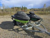 Två vattenskotrar + vagn – Nyservade & klara för säsongen!