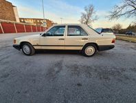 Mercedes-Benz 200 (W124)