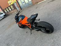 KTM 1290 SUPER DUKE R