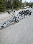 Rejäl 3.000kg boggie vagn båt 6-8.5m