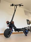 El scooter kraftfull (3 veckor gammal) 