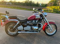 Triumph bonneville Amerika