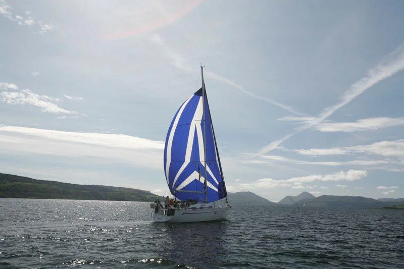 Långfärdsutrustad Bavaria 37 Cr image