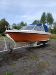 Båt med Yamaha motor 130 hk inkl. trailer