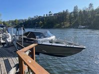 Anytec A27 från 2019, med Yamaha V8 (350 hk)