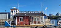 Husbåt/sommarstuga/bastuflotte/gästhus/kontor