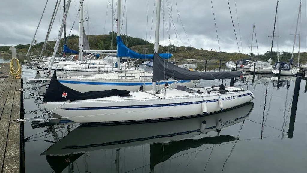 Carrera Helmsman image
