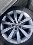 Däck på VW aluminiumfälgar