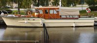 Klassisk vacker motoryacht