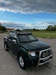 Nybesiktigad Nissan navara d40 a traktor